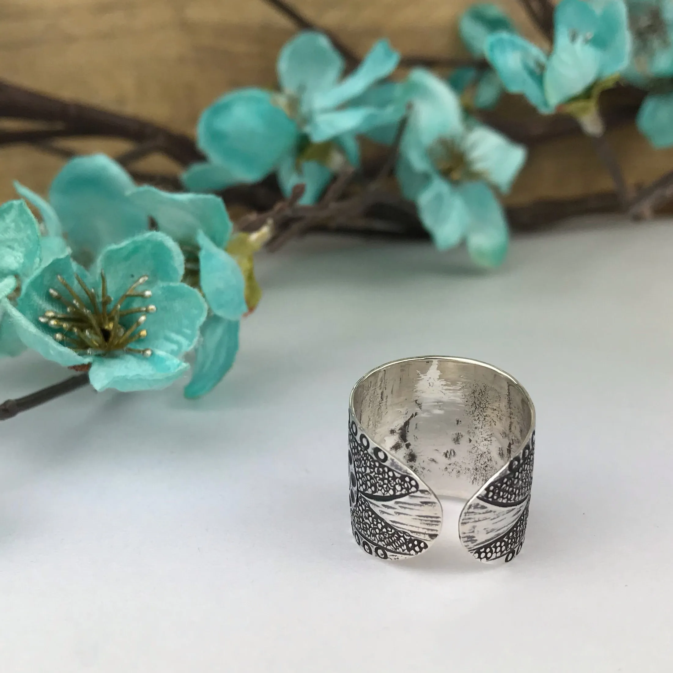 Circles In The Sand Ring - VR103