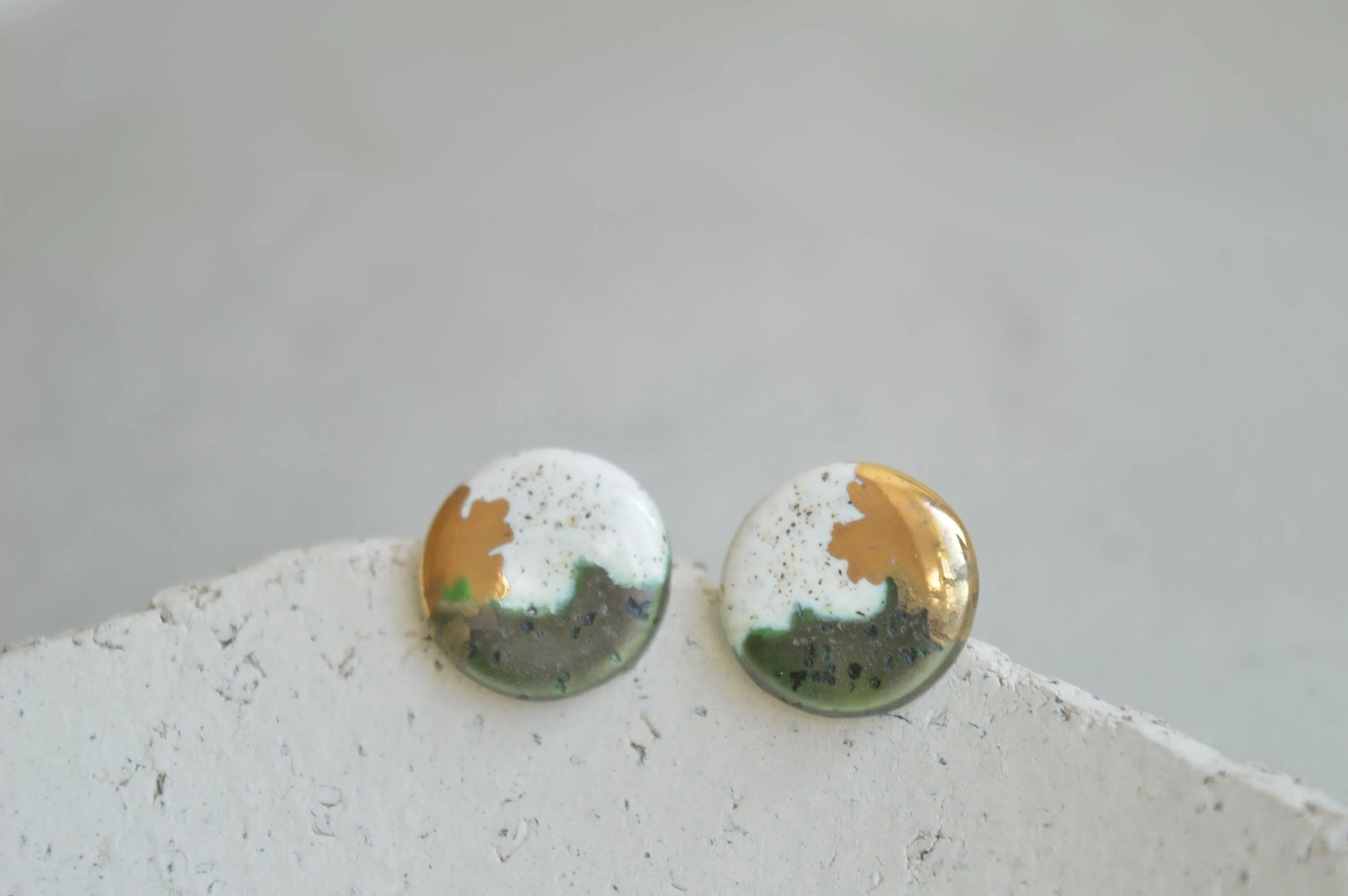 Stud earrings No. 10